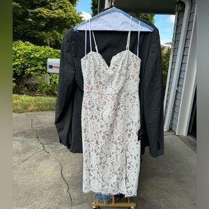 NWT Lulu’s Women’s size small lace dress